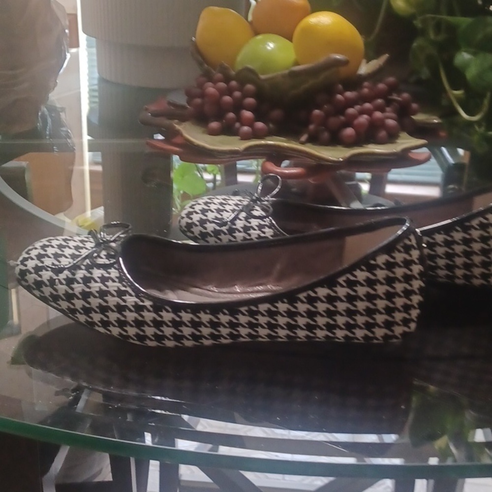 9.5 J. RENEE SHOES - Picture 2 of 4